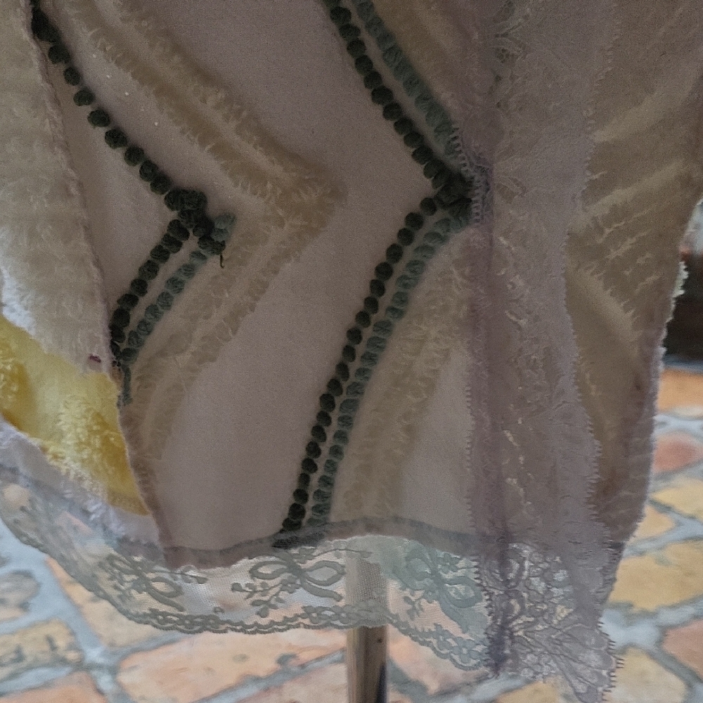 Vintage Chenille Robe Floral Embroidered Medium NWT Handmade - Picture 7 of 7
